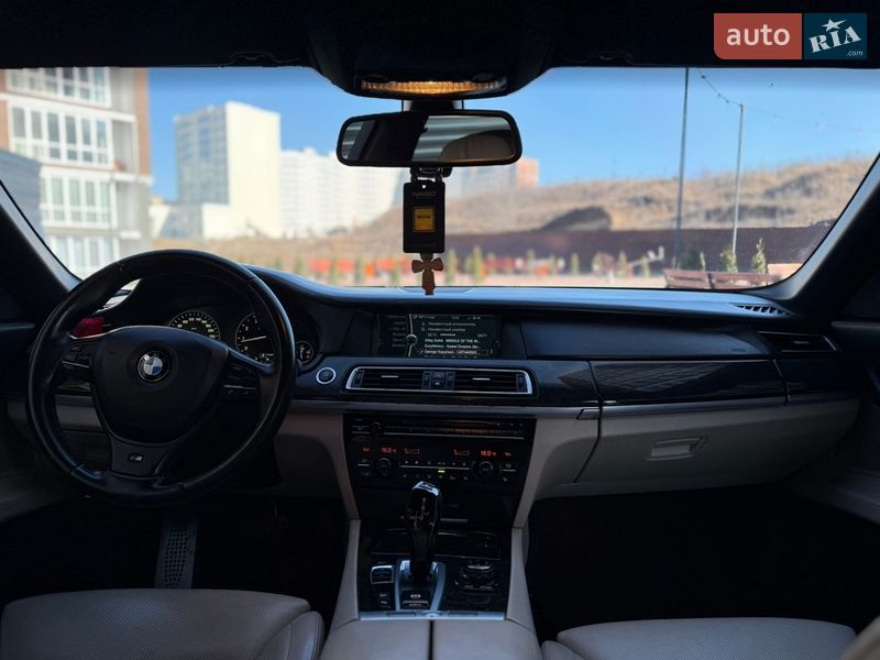 Седан BMW 7 Series 2011 в Хмельницком