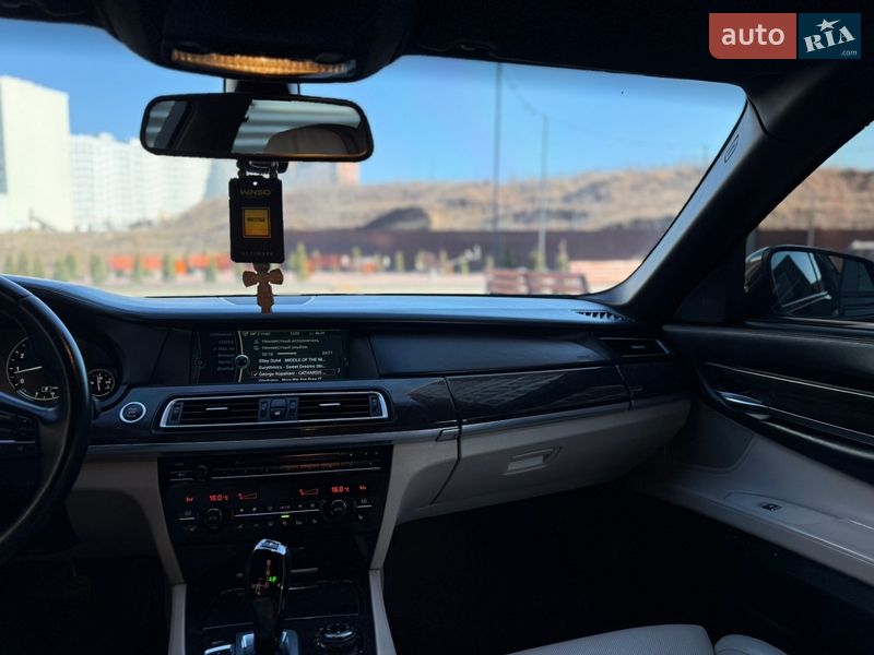 Седан BMW 7 Series 2011 в Хмельницком