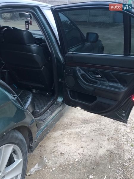 Седан BMW 7 Series 1995 в Запорожье