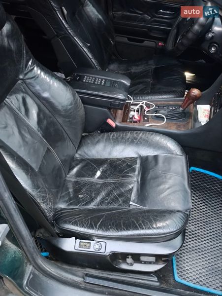 Седан BMW 7 Series 1995 в Запорожье