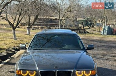 Седан BMW 7 Series 2000 в Чернівцях