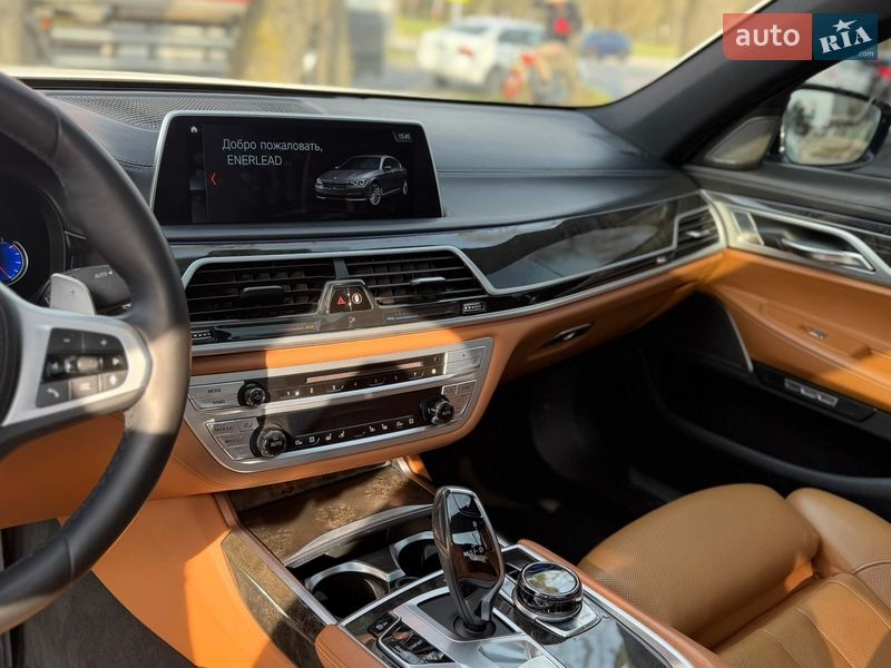 Седан BMW 7 Series 2016 в Львові