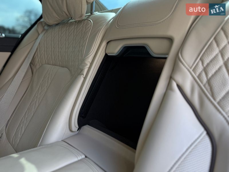 Седан BMW 7 Series 2020 в Виннице