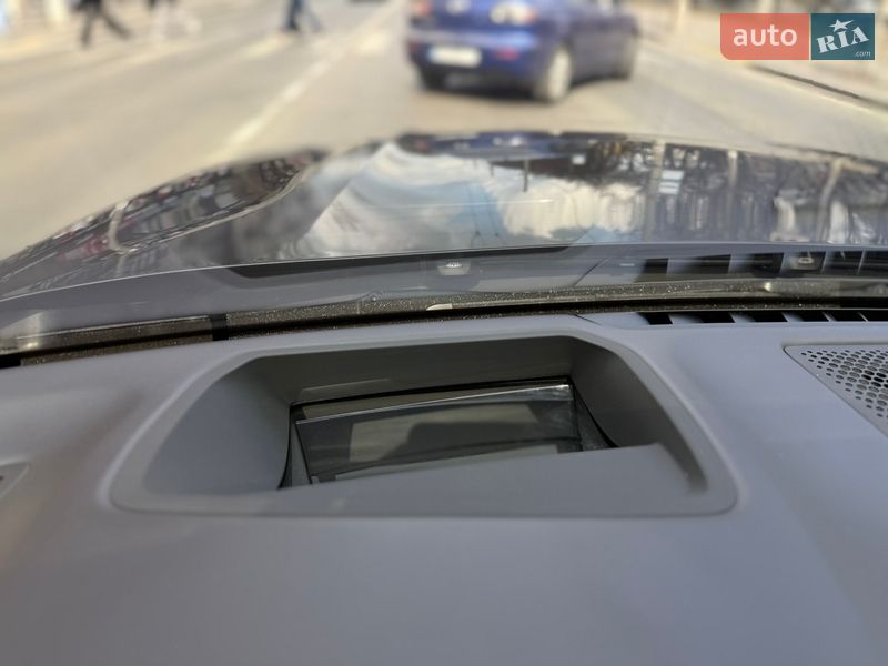 Седан BMW 7 Series 2020 в Виннице