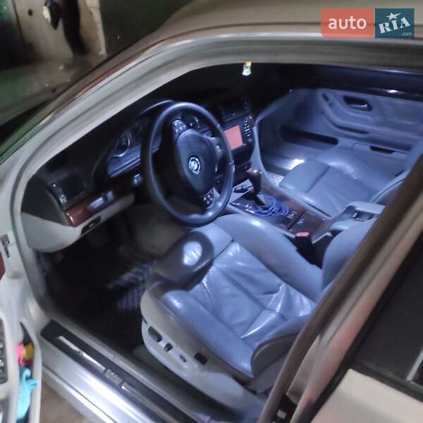 Седан BMW 7 Series 2000 в Луцке