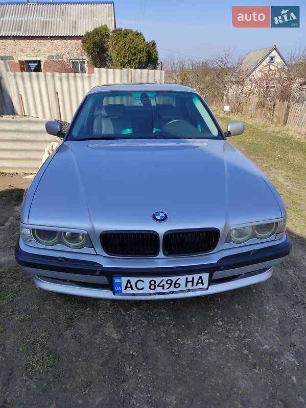 Седан BMW 7 Series 2000 в Луцке