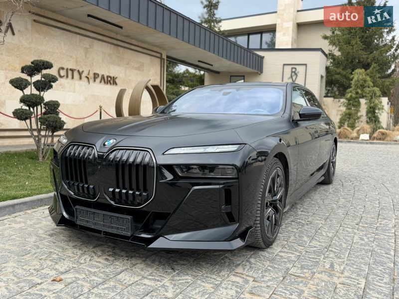 Седан BMW 7 Series 2023 в Львові