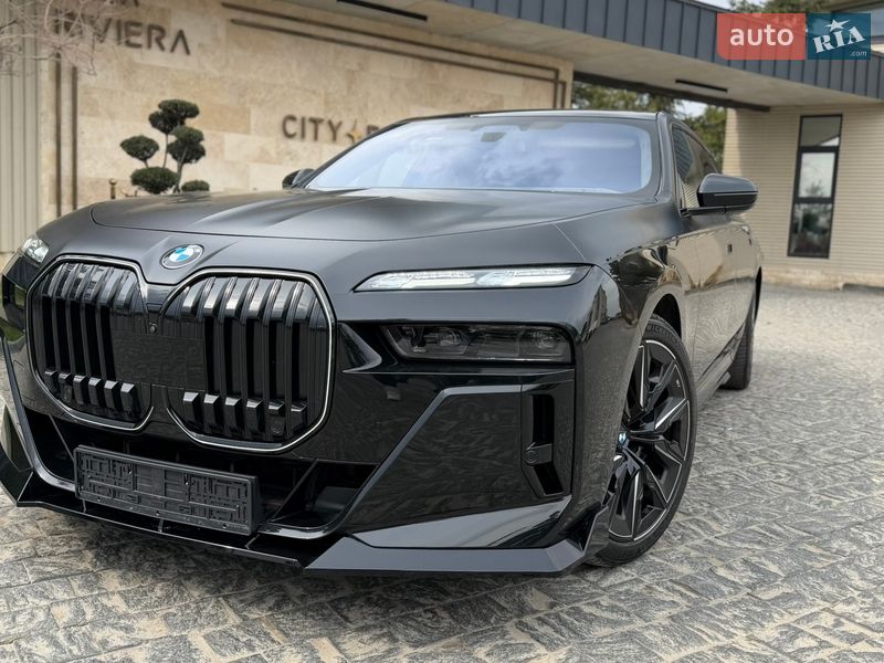Седан BMW 7 Series 2023 в Львові