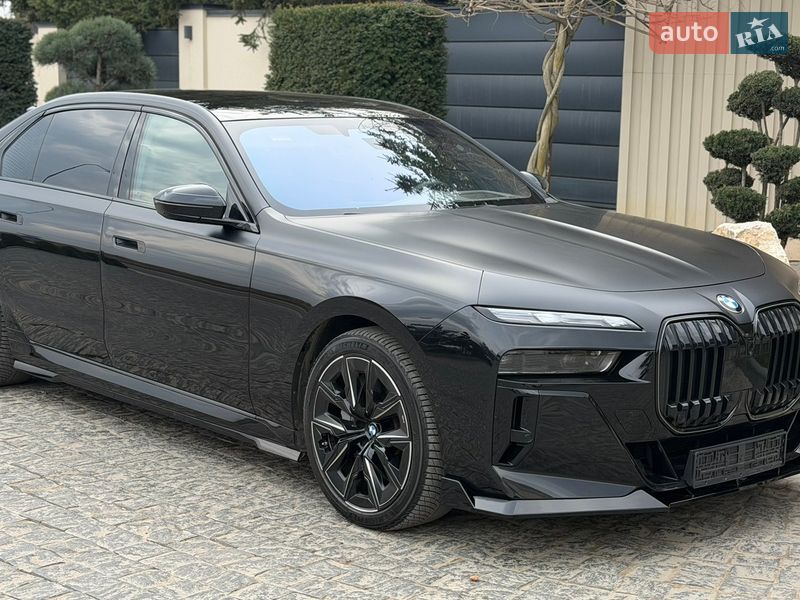 Седан BMW 7 Series 2023 в Львові
