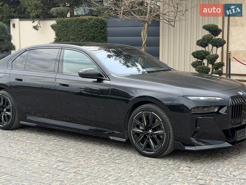 Седан BMW 7 Series 2023 в Львові