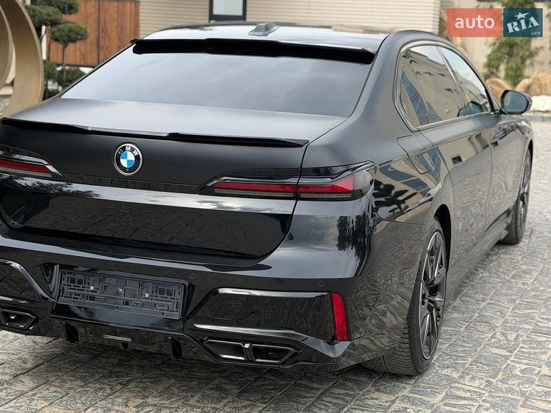 Седан BMW 7 Series 2023 в Львові