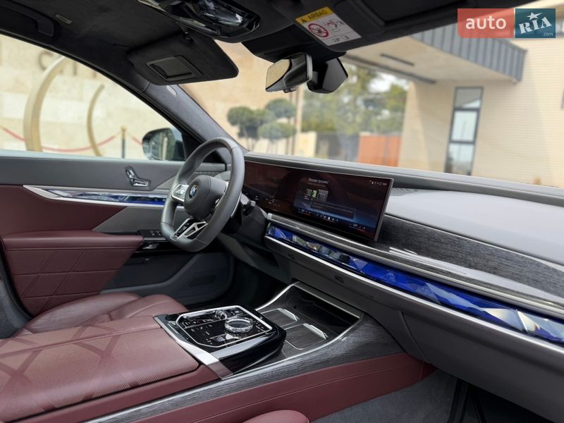 Седан BMW 7 Series 2023 в Львові