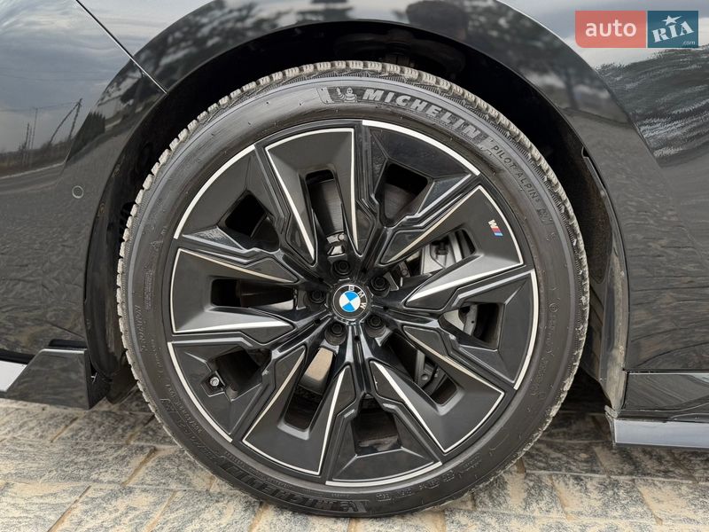 Седан BMW 7 Series 2023 в Львові