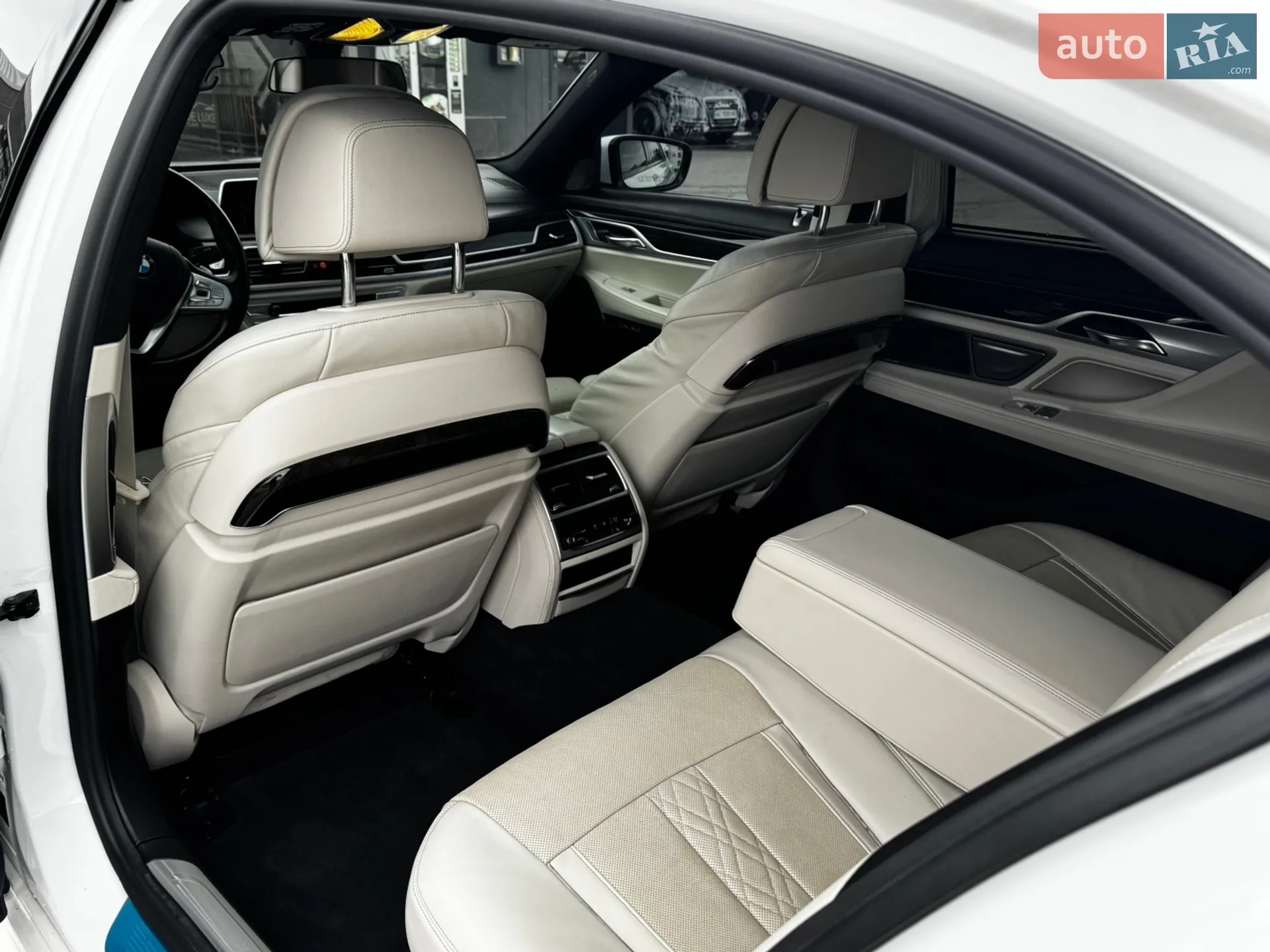 2016 BMW 7er - мініатюра 16