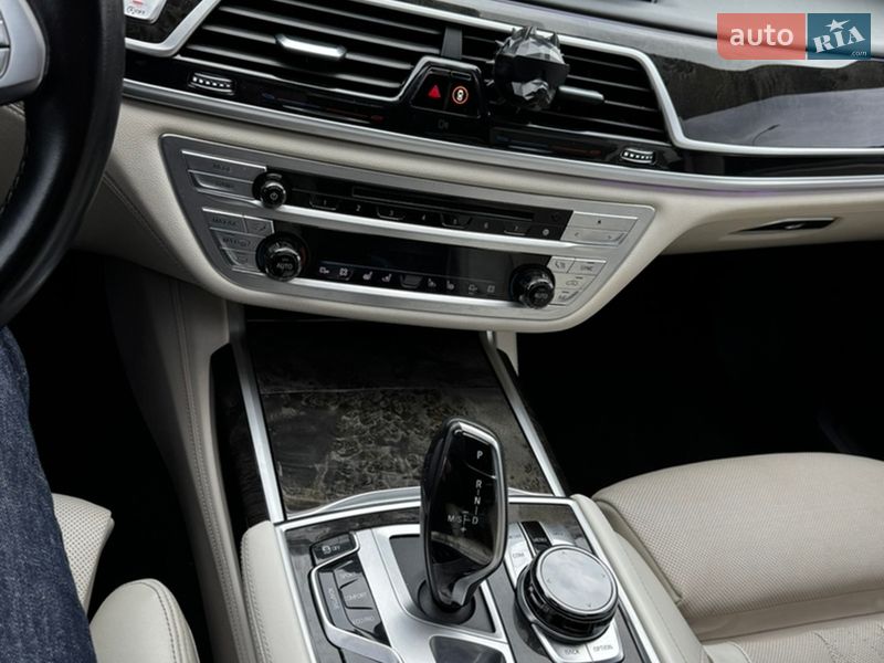 Седан BMW 7 Series 2016 в Львове фото 25 Седан BMW 7 Series 2016 в Львове