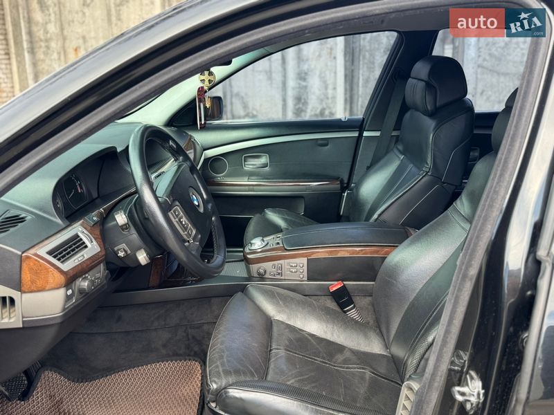 Седан BMW 7 Series 2004 в Лубнах
