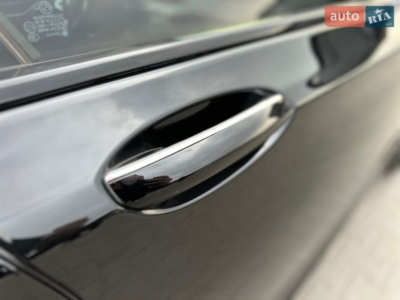 Седан BMW 7 Series 2017 в Нововолынске