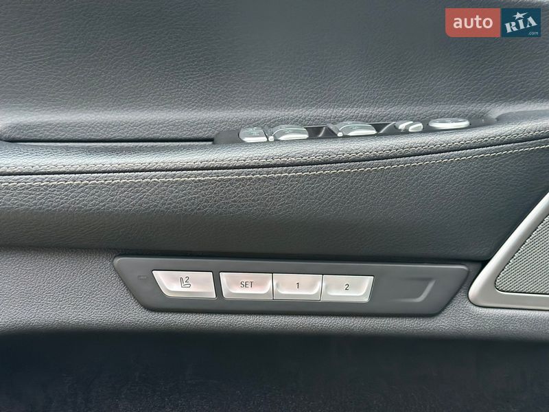 Седан BMW 7 Series 2017 в Нововолынске