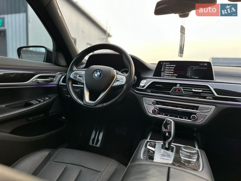 Седан BMW 7 Series 2017 в Нововолынске