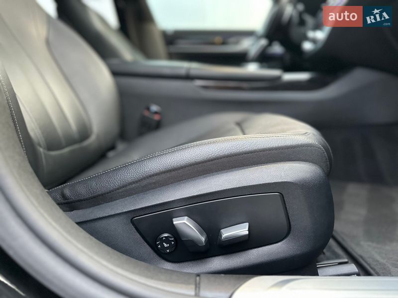 Седан BMW 7 Series 2017 в Нововолынске