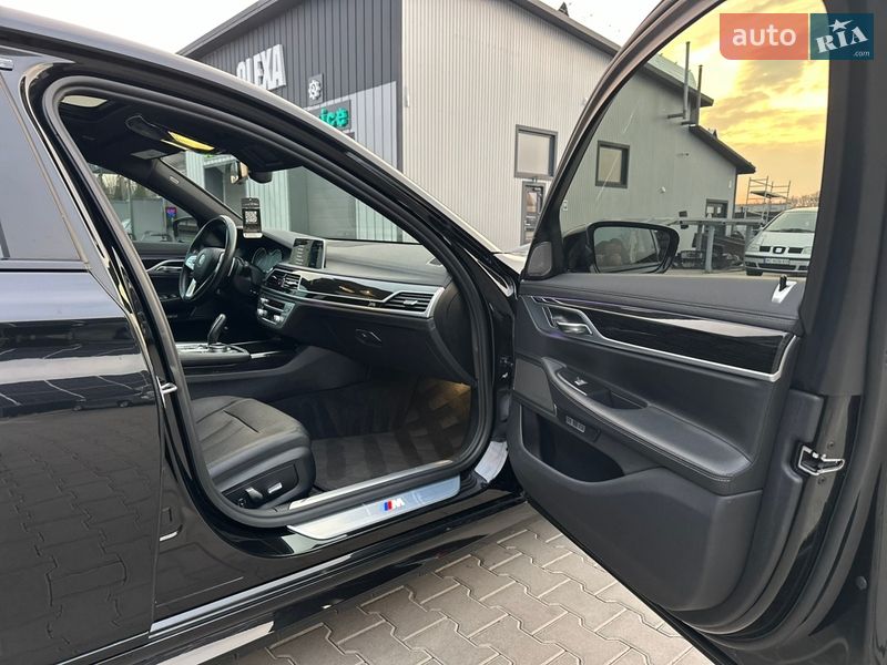 Седан BMW 7 Series 2017 в Нововолынске