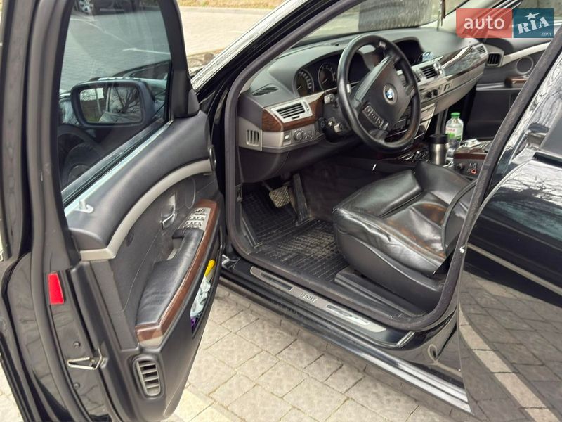 Седан BMW 7 Series 2004 в Львове