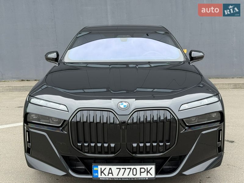 Седан BMW 7 Series 2025 в Киеве