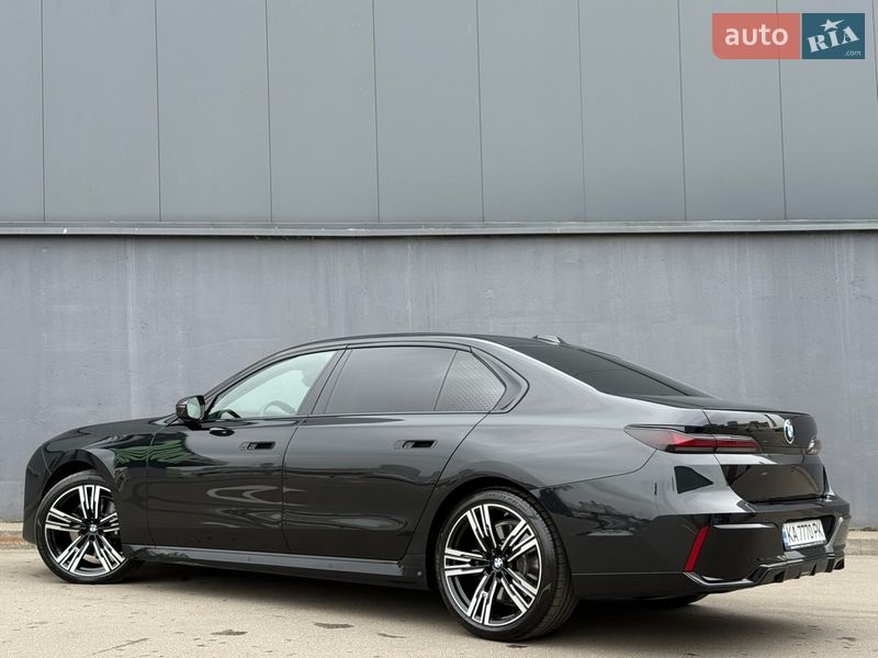 Седан BMW 7 Series 2025 в Киеве