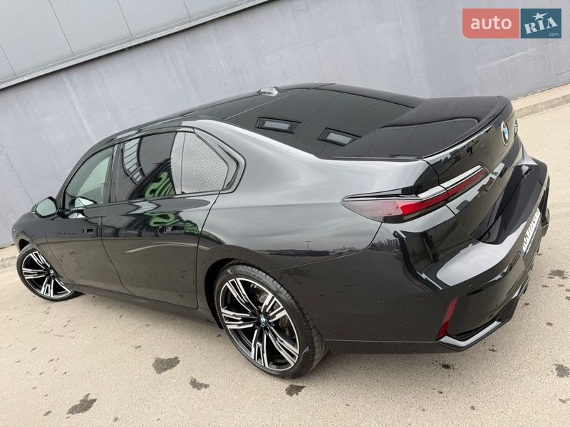 Седан BMW 7 Series 2025 в Киеве