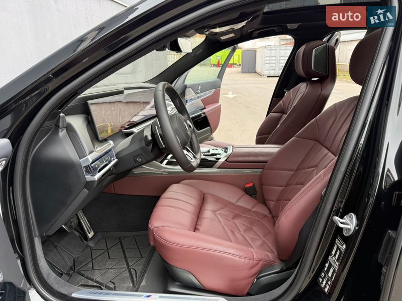 Седан BMW 7 Series 2025 в Киеве