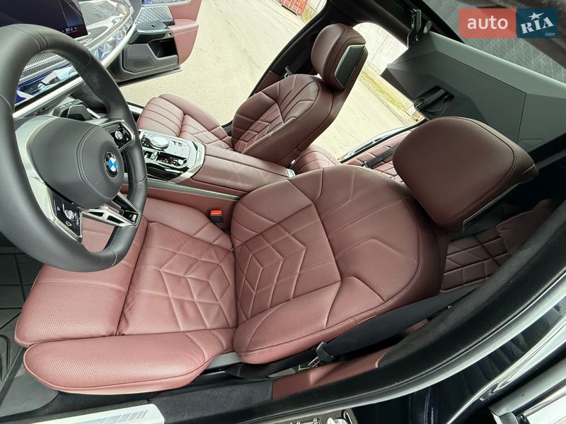 Седан BMW 7 Series 2025 в Киеве