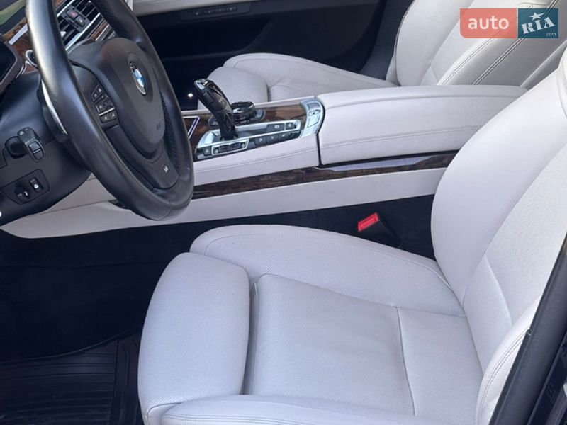 Седан BMW 7 Series 2013 в Львові