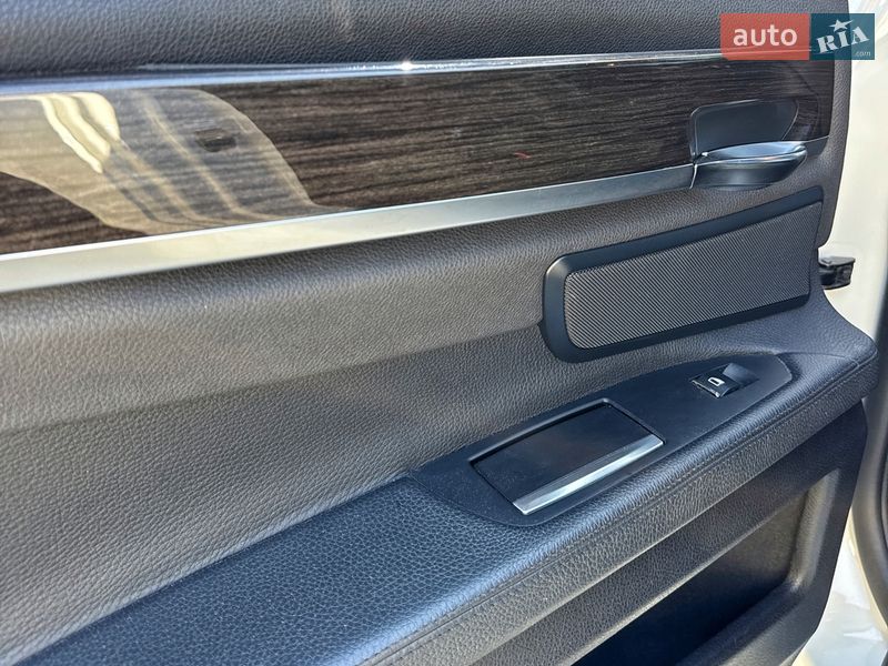 Седан BMW 7 Series 2014 в Запоріжжі