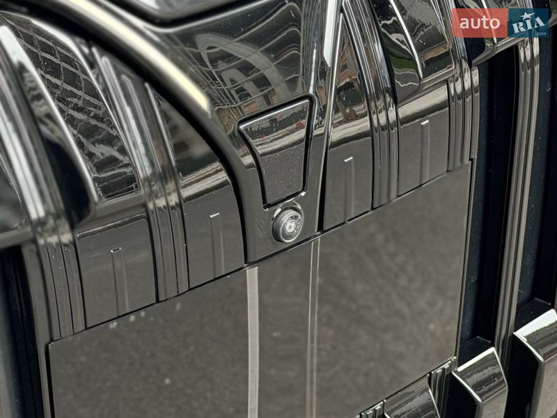 Седан BMW 7 Series 2024 в Києві