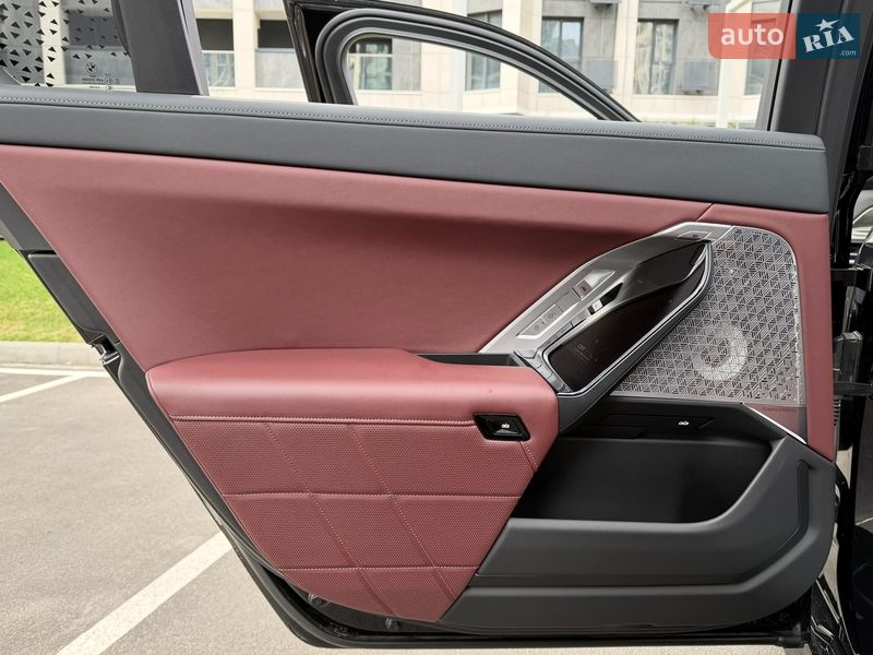 Седан BMW 7 Series 2024 в Києві