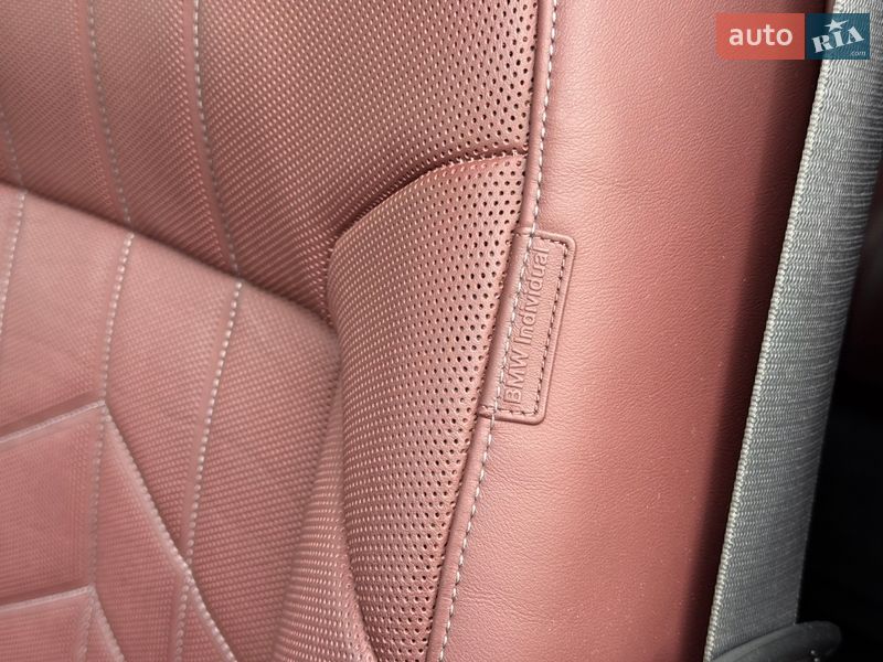 Седан BMW 7 Series 2023 в Львові