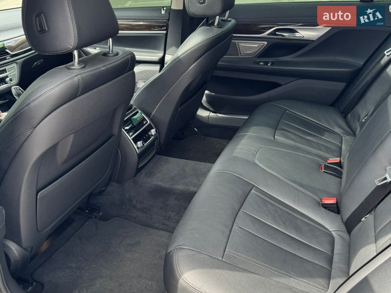 Седан BMW 7 Series 2018 в Киеве