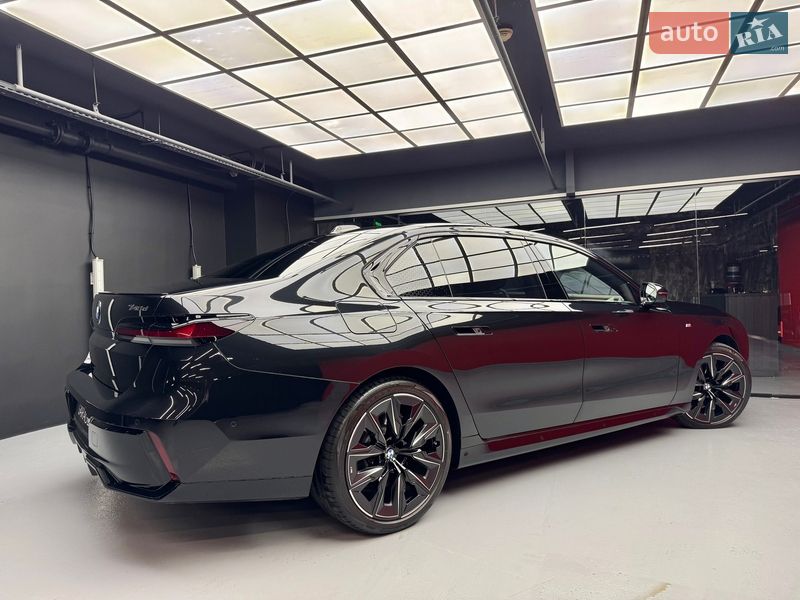 Седан BMW 7 Series 2024 в Киеве