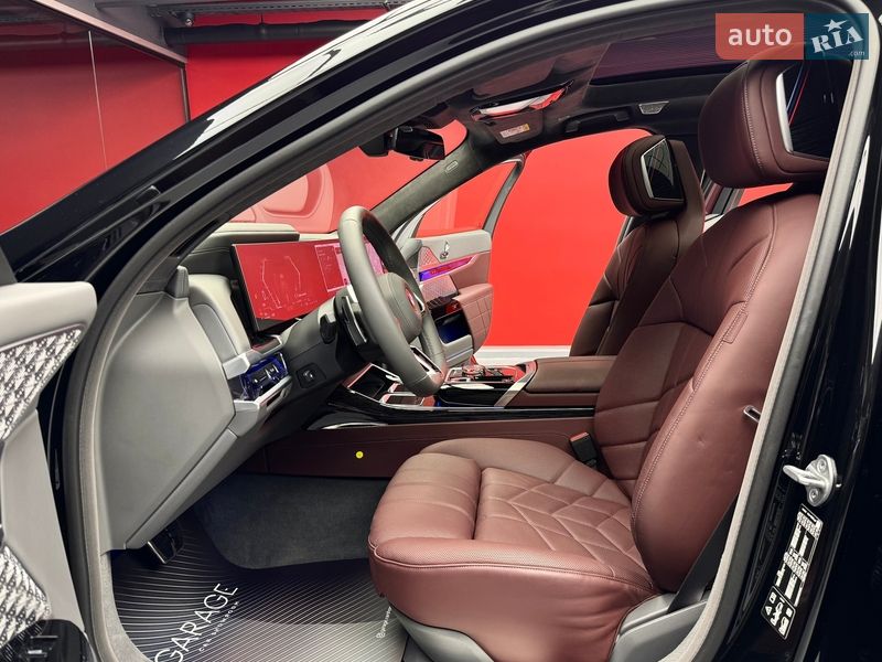 Седан BMW 7 Series 2024 в Киеве