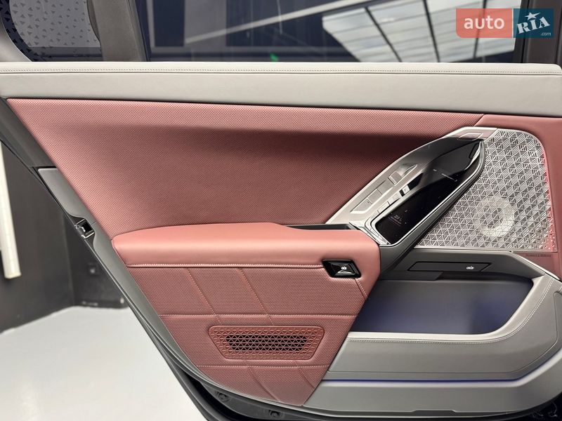 Седан BMW 7 Series 2024 в Киеве