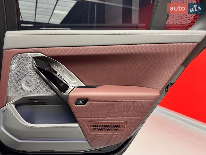Седан BMW 7 Series 2024 в Киеве