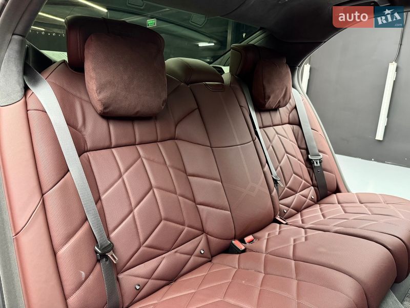 Седан BMW 7 Series 2024 в Киеве