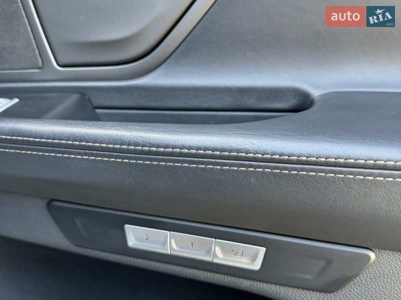 Седан BMW 7 Series 2017 в Львове