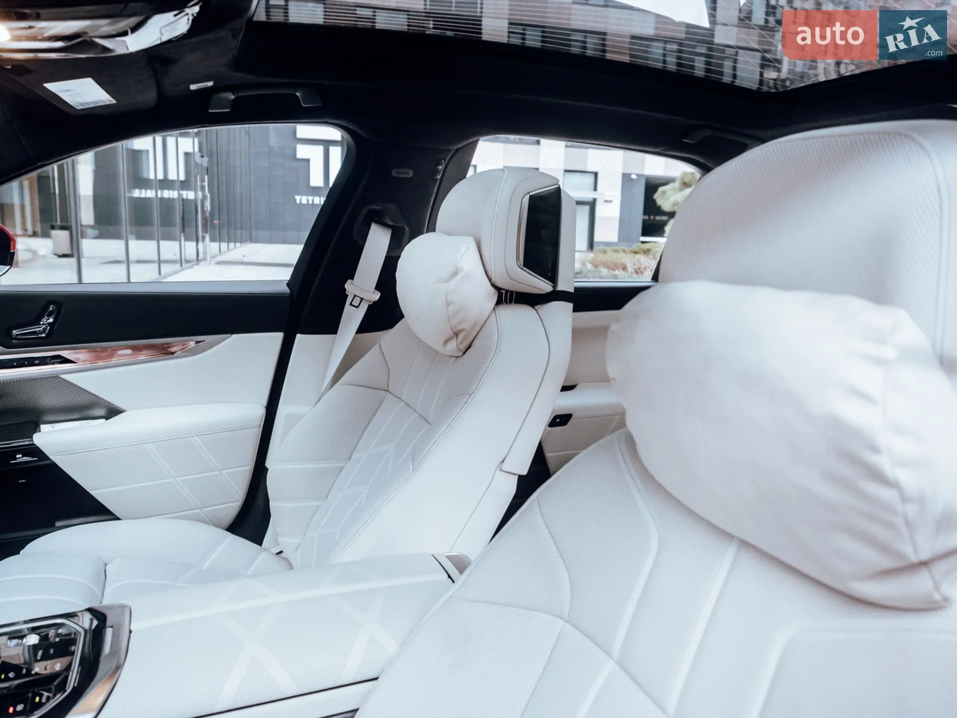 BMW 7 Series 2023 VIN WBA23EH03PCN77869 фото оголошення 12 з 26