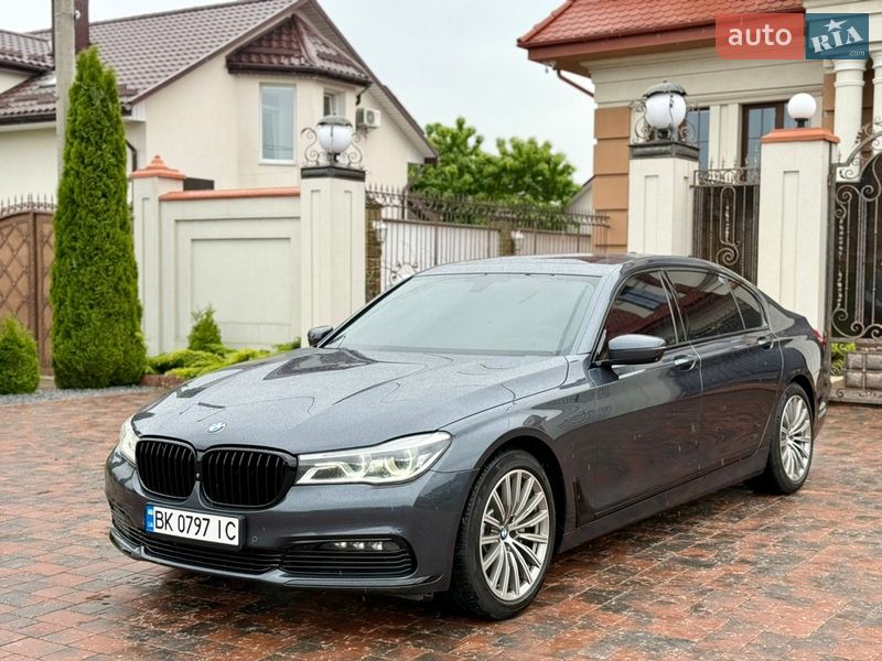Седан BMW 7 Series 2015 в Ровно