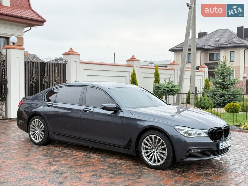 Седан BMW 7 Series 2015 в Ровно