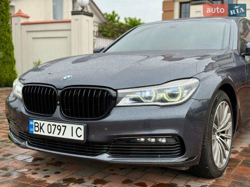 Седан BMW 7 Series 2015 в Ровно