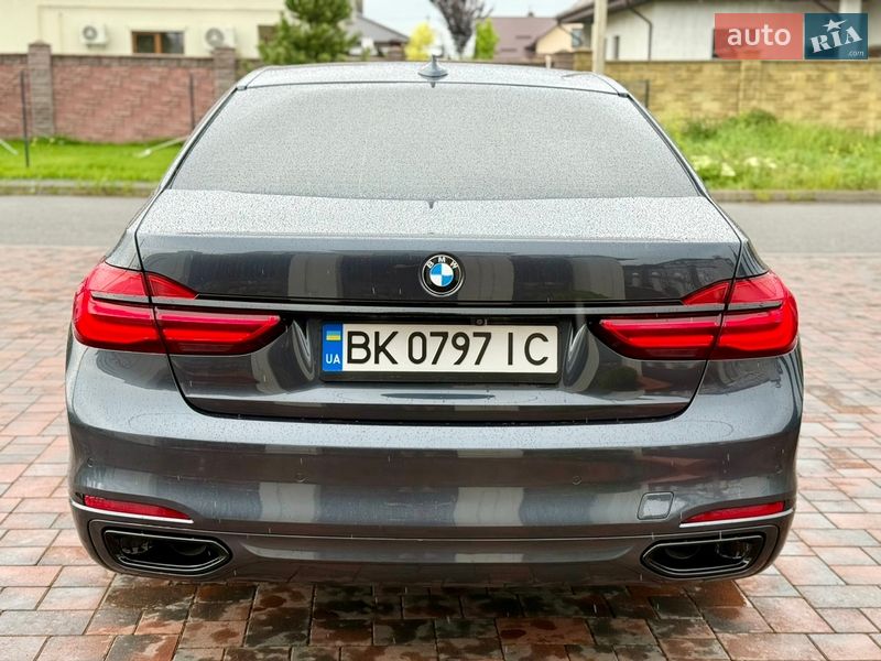 Седан BMW 7 Series 2015 в Ровно