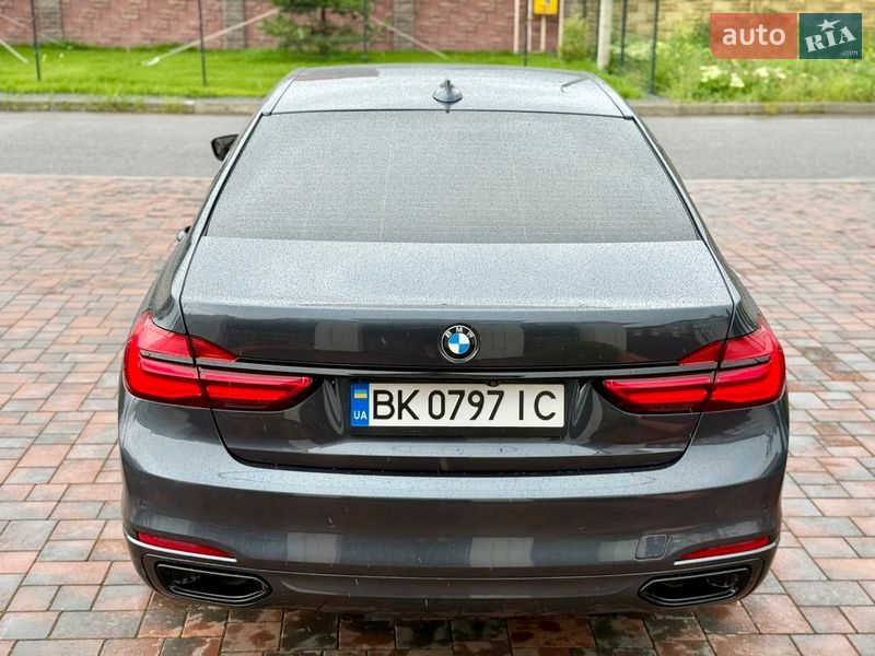 Седан BMW 7 Series 2015 в Ровно
