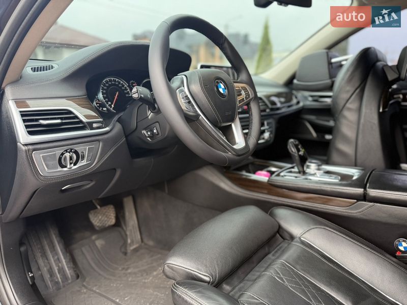 Седан BMW 7 Series 2015 в Ровно